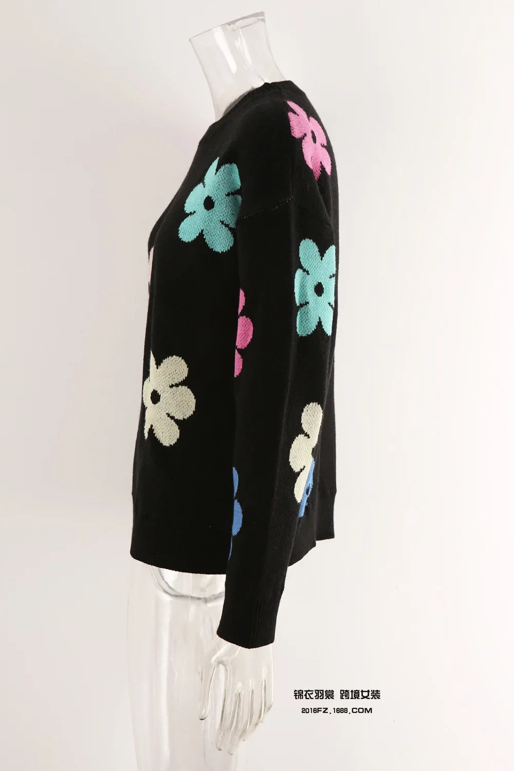 Spell Color Flower Round Collar Pullover Knitted Sweater