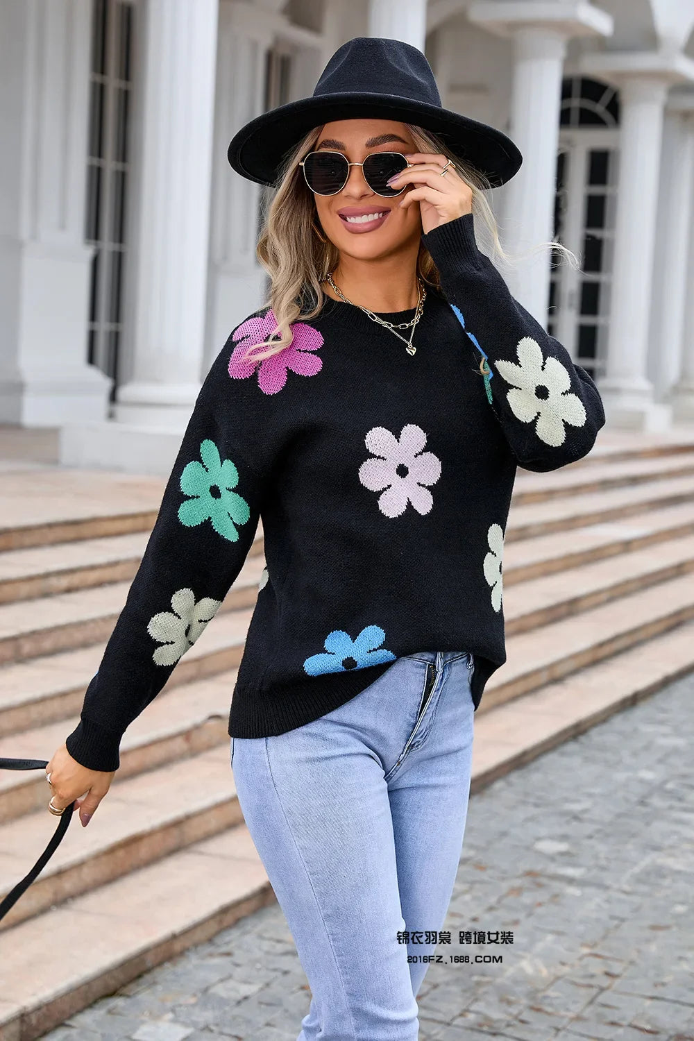 Spell Color Flower Round Collar Pullover Knitted Sweater