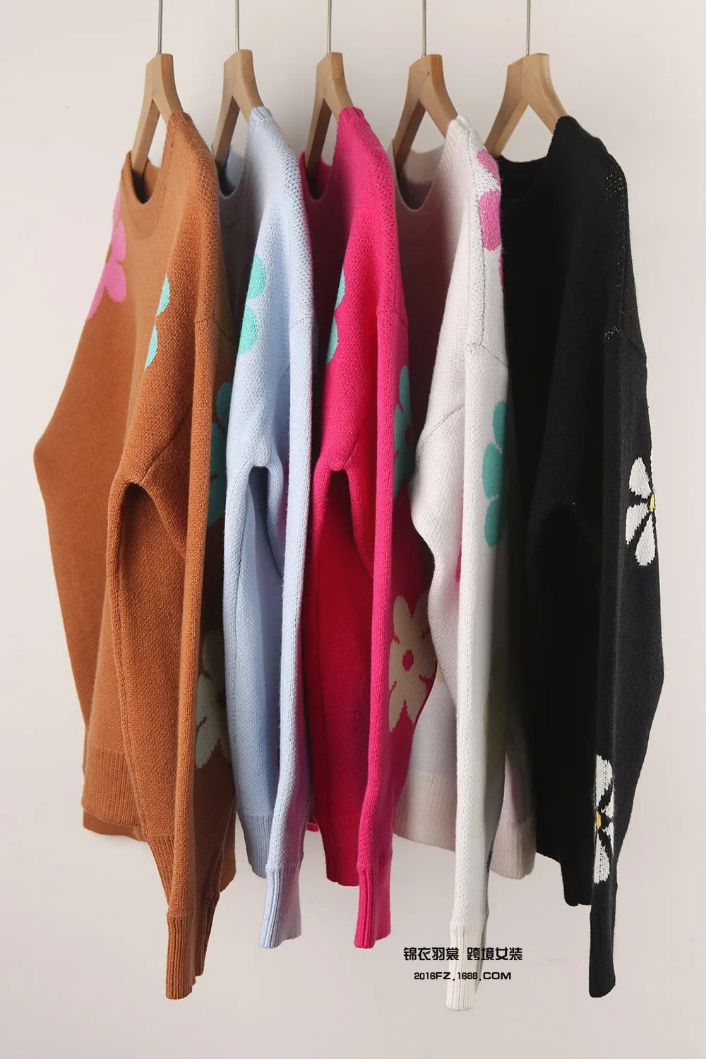 Spell Color Flower Round Collar Pullover Knitted Sweater
