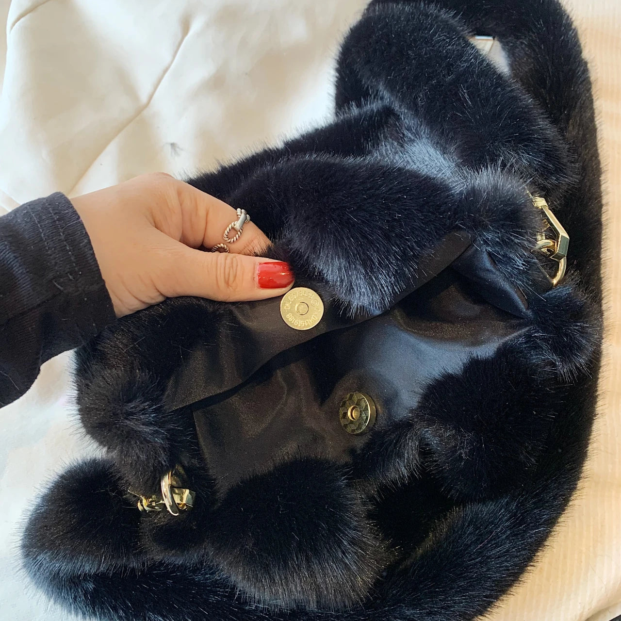 Pink Handbag Plush Bag For Women 2024 Winter Soft Fluffy Shoulder Crossbody Bag Lady Designer Luxury Faux Fur Evening Bag Tote