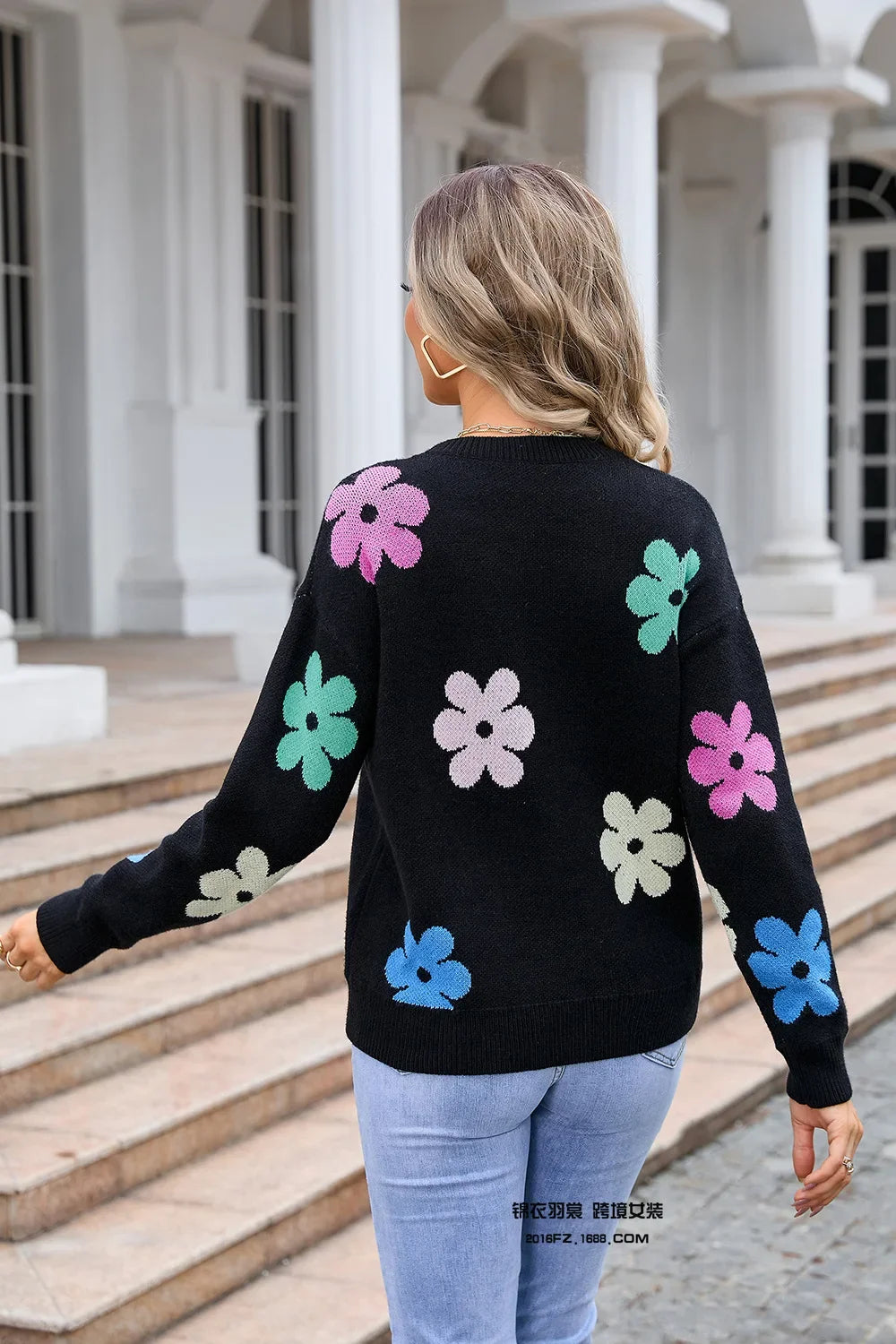Spell Color Flower Round Collar Pullover Knitted Sweater