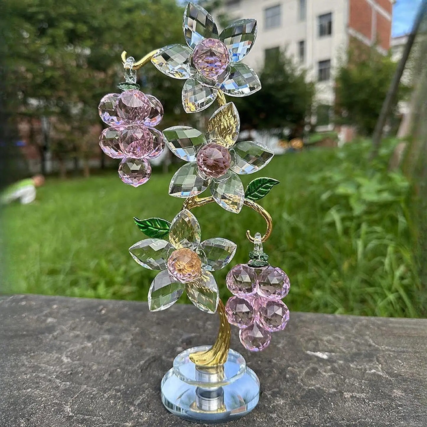 Pink Grape Statue Paperweight Flower Ornament Decorative Glass Fruit Handmade Ornament for Home Bookshelf Office Tabletop Decor