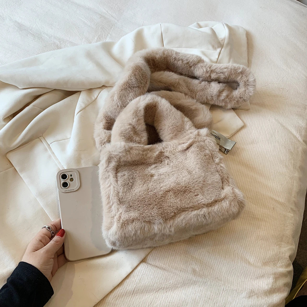 Pink Handbag Plush Bag For Women 2024 Winter Soft Fluffy Shoulder Crossbody Bag Lady Designer Luxury Faux Fur Evening Bag Tote