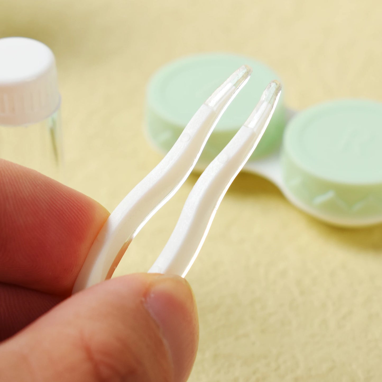 Heart Contact Lens Case with Mirror Mini Lovely Eyes Care Contact Lens Container Box Travel Kits Eyewear Accessories Organizer
