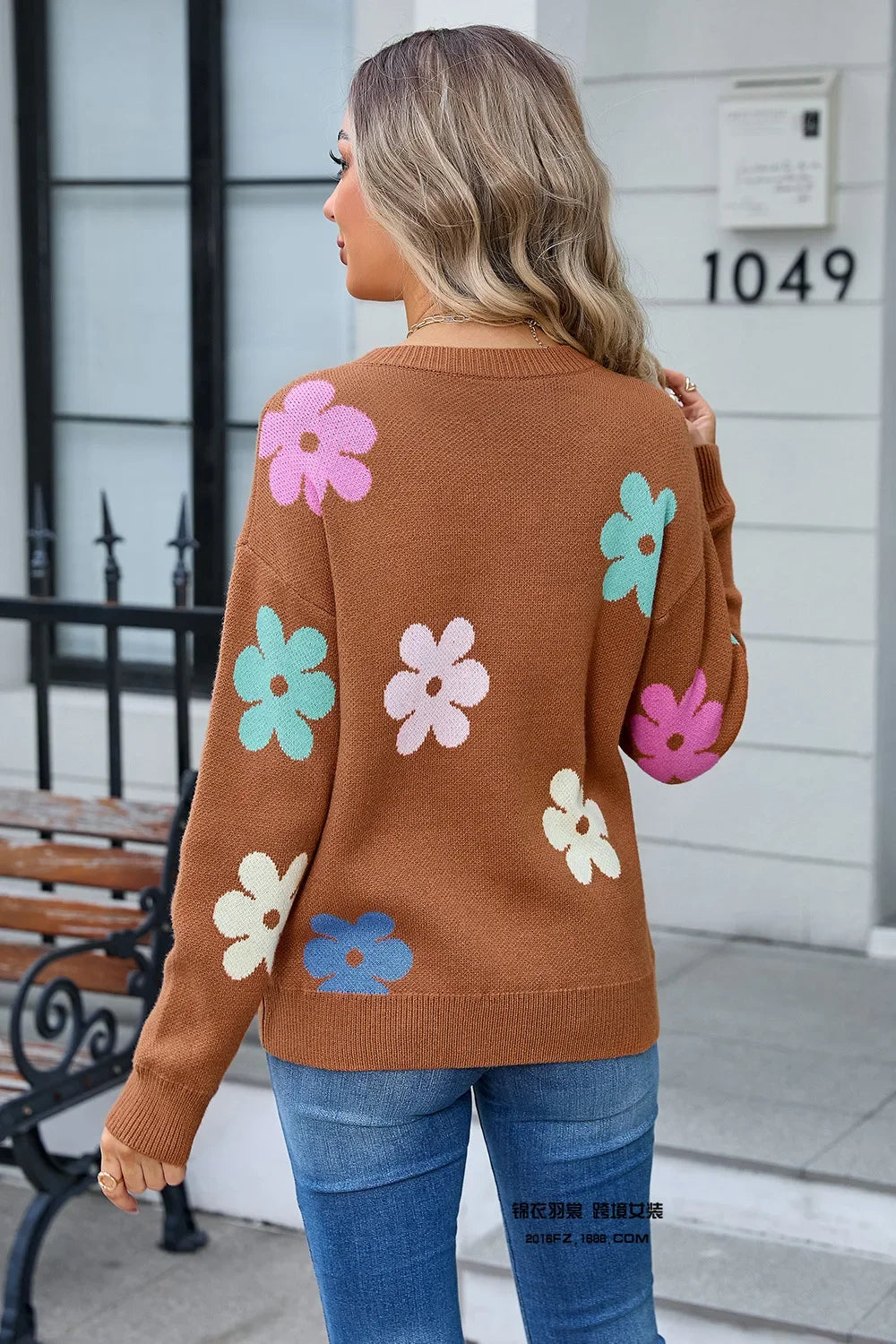 Spell Color Flower Round Collar Pullover Knitted Sweater