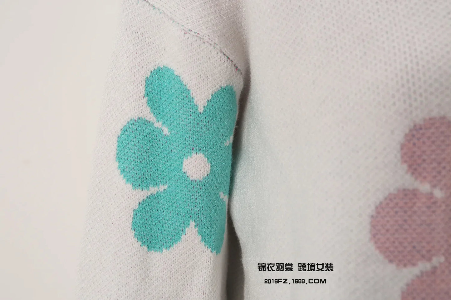 Spell Color Flower Round Collar Pullover Knitted Sweater