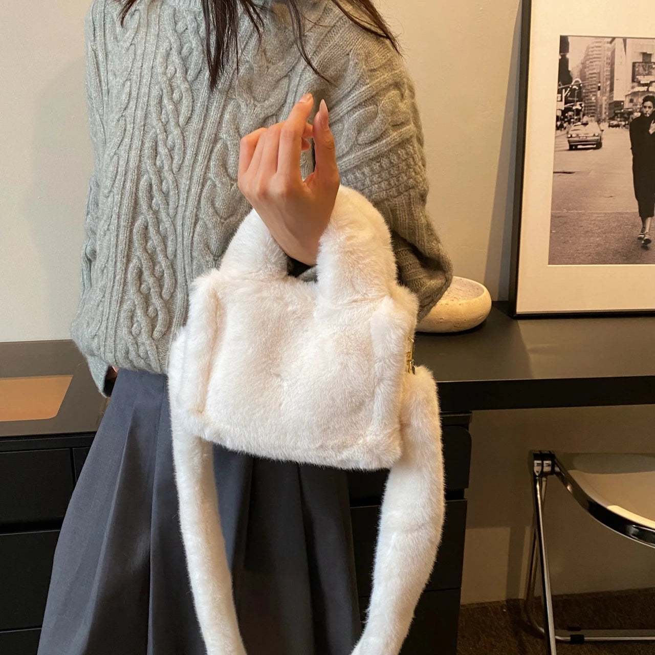 Pink Handbag Plush Bag For Women 2024 Winter Soft Fluffy Shoulder Crossbody Bag Lady Designer Luxury Faux Fur Evening Bag Tote